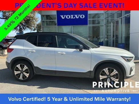 Certified 2023 Volvo XC40 Recharge Core image 3