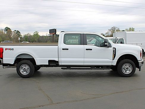 Used 2024 Ford F250 XL w/ XL Chrome Package image 6