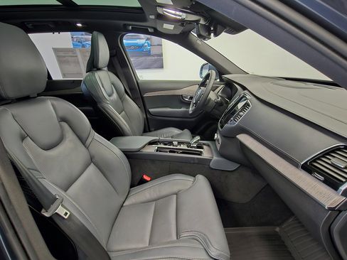 Certified 2024 Volvo XC90 B6 Ultimate w/ Protection Package image 10