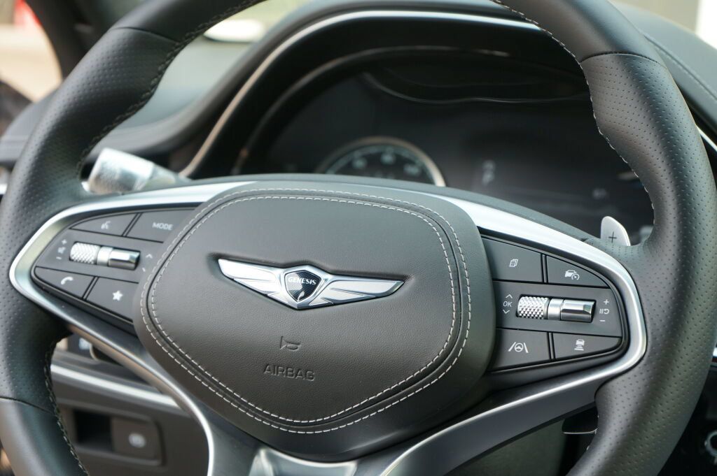 Used 2024 Genesis GV70 3.5T Sport w/ Sport Advanced Package AWD/4WD image 19