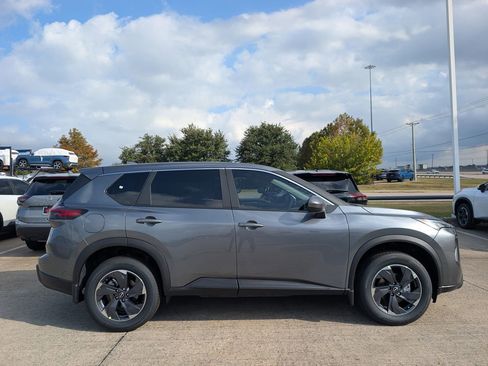 New 2026 Nissan Rogue SV FWD image 3