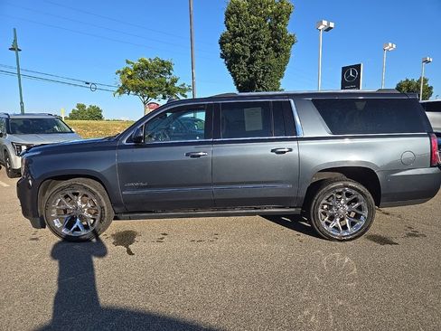 Used 2020 GMC Yukon XL Denali w/ Denali Premium Package AWD/4WD image 7