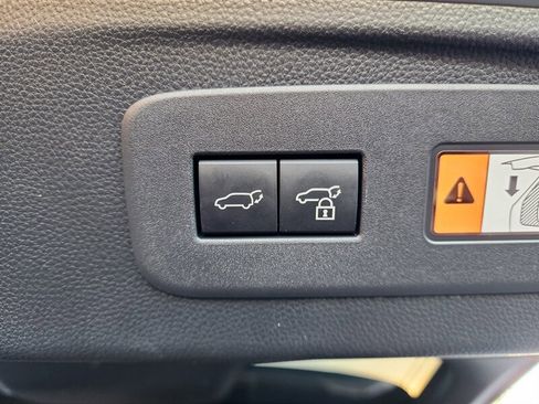 Used 2025 Lexus GX 550 w/ Accessory Package (2T) image 19