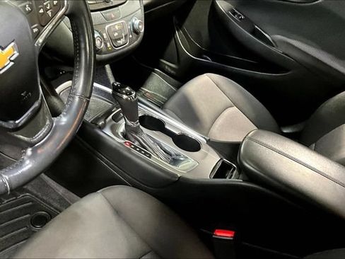 Used 2018 Chevrolet Malibu LT FWD image 18