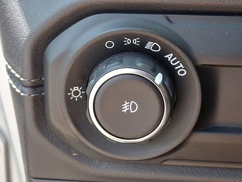 Used 2024 Jeep Wrangler Unlimited Sahara AWD/4WD image 26