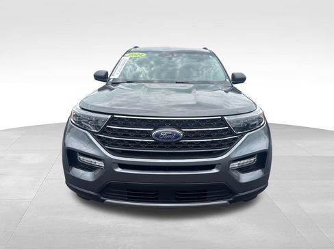 Used 2024 Ford Explorer XLT w/ Equipment Group 202A AWD/4WD image 8