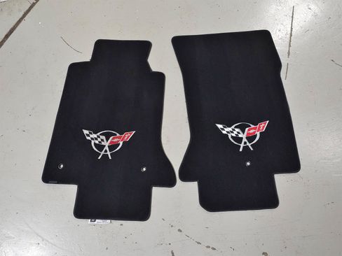 Used 1998 Chevrolet Corvette Convertible w/ Memory Pkg RWD image 10