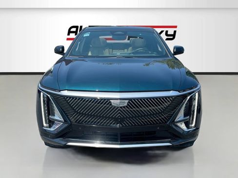 Used 2026 Cadillac Lyriq Signature Luxury w/ Nappa Leather Package AWD/4WD image 2