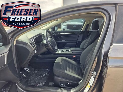 Used 2020 Ford Fusion SE AWD/4WD image 10