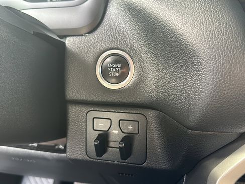 Used 2023 Toyota Tundra Limited image 35