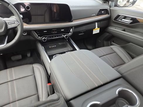 New 2026 Chevrolet Suburban High Country image 34