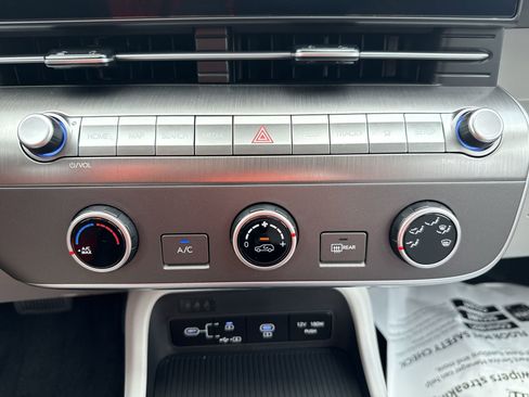 Used 2026 Hyundai Kona SE FWD image 16