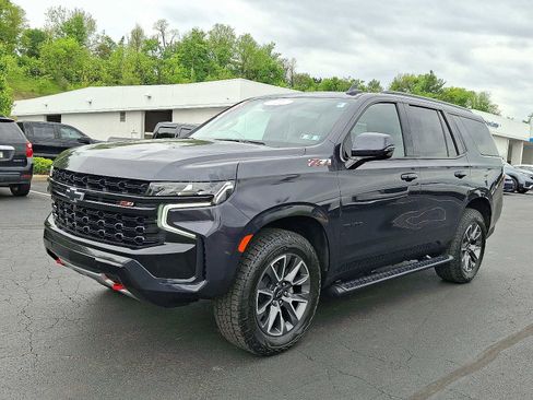 Used 2023 Chevrolet Tahoe Z71 w/ Luxury Package AWD/4WD image 3