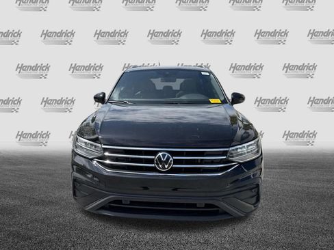 Used 2024 Volkswagen Tiguan SE w/ Panoramic Sunroof Package image 42