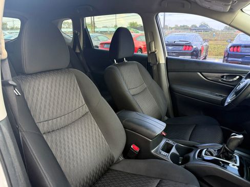 Used 2019 Nissan Rogue SV image 42