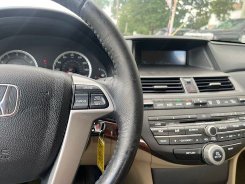 Used 2011 Honda Accord EX-L image 17