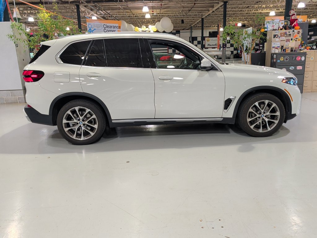 Certified 2026 BMW X5 xDrive40i w/ Climate Comfort Package AWD/4WD image 9