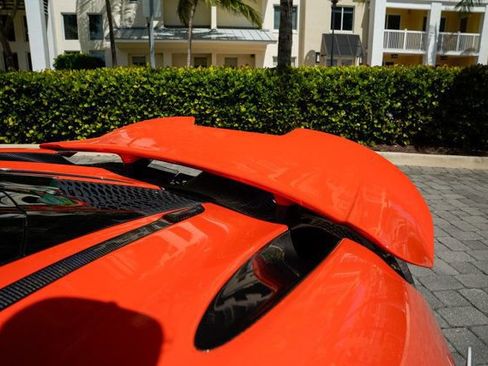 Used 2021 McLaren 765LT image 50