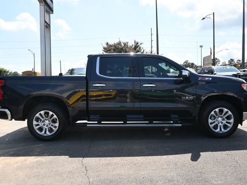 Used 2023 Chevrolet Silverado 1500 LTZ AWD/4WD image 11