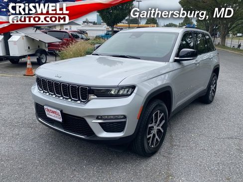 Used 2025 Jeep Grand Cherokee Limited image 1