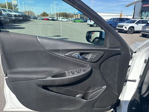Used 2024 Chevrolet Malibu LT image 28