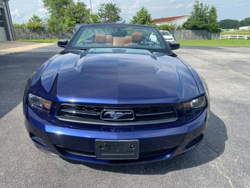 Used 2010 Ford Mustang Convertible RWD image 13