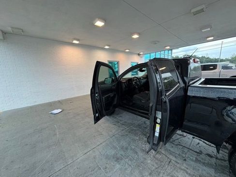 Used 2016 Chevrolet Colorado LT image 19