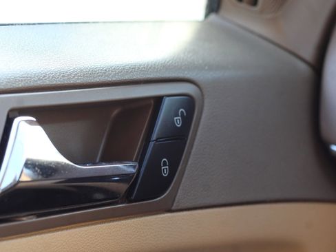 Used 2011 Mercedes-Benz GL 450 4MATIC image 22