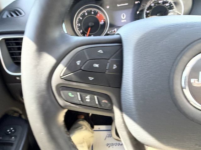 Used 2020 Jeep Cherokee Trailhawk w/ Comfort/Convenience Group AWD/4WD image 19