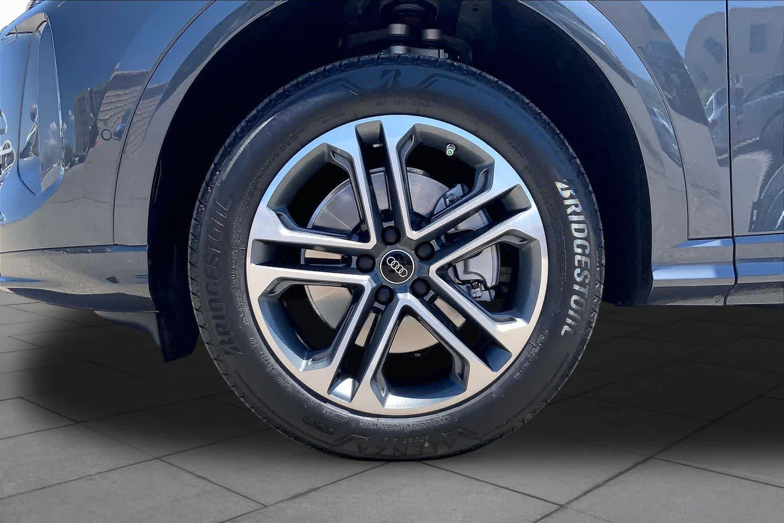 Used 2025 Audi Q5 Premium Plus w/ Premium Plus AWD/4WD image 11