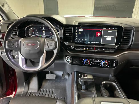 Used 2022 GMC Sierra 1500 SLT w/ SLT Premium Plus Package AWD/4WD image 18