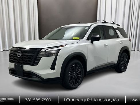New 2026 Nissan Pathfinder SL w/ SL Premium Package AWD/4WD image 1
