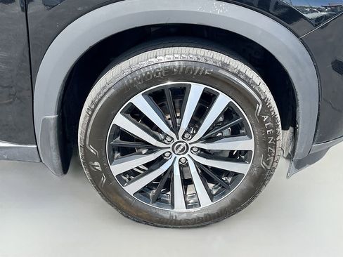 Used 2024 Nissan Pathfinder Platinum w/ Black Appearance Package AWD/4WD image 34