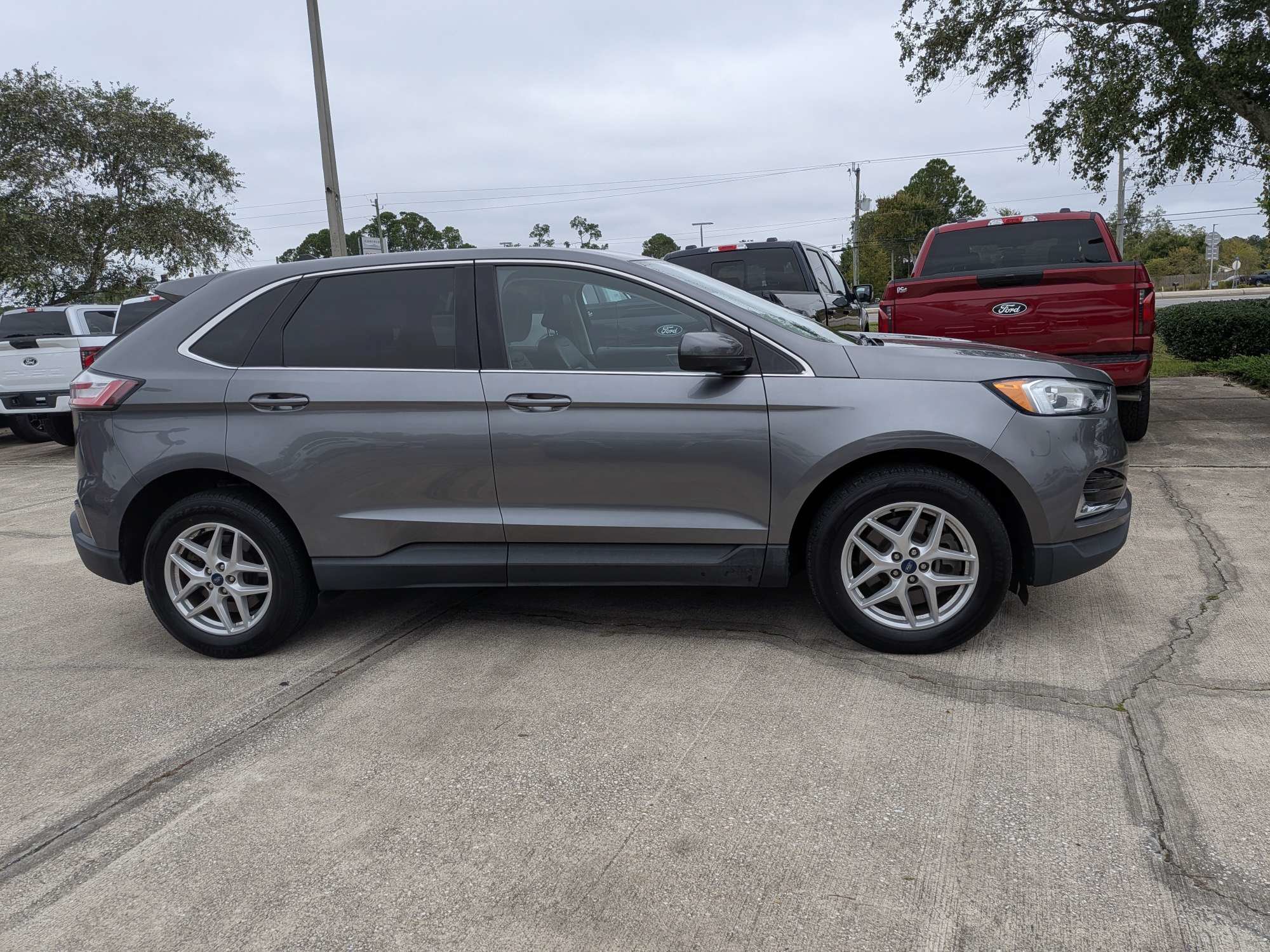 Used 2022 Ford Edge SEL AWD/4WD image 3