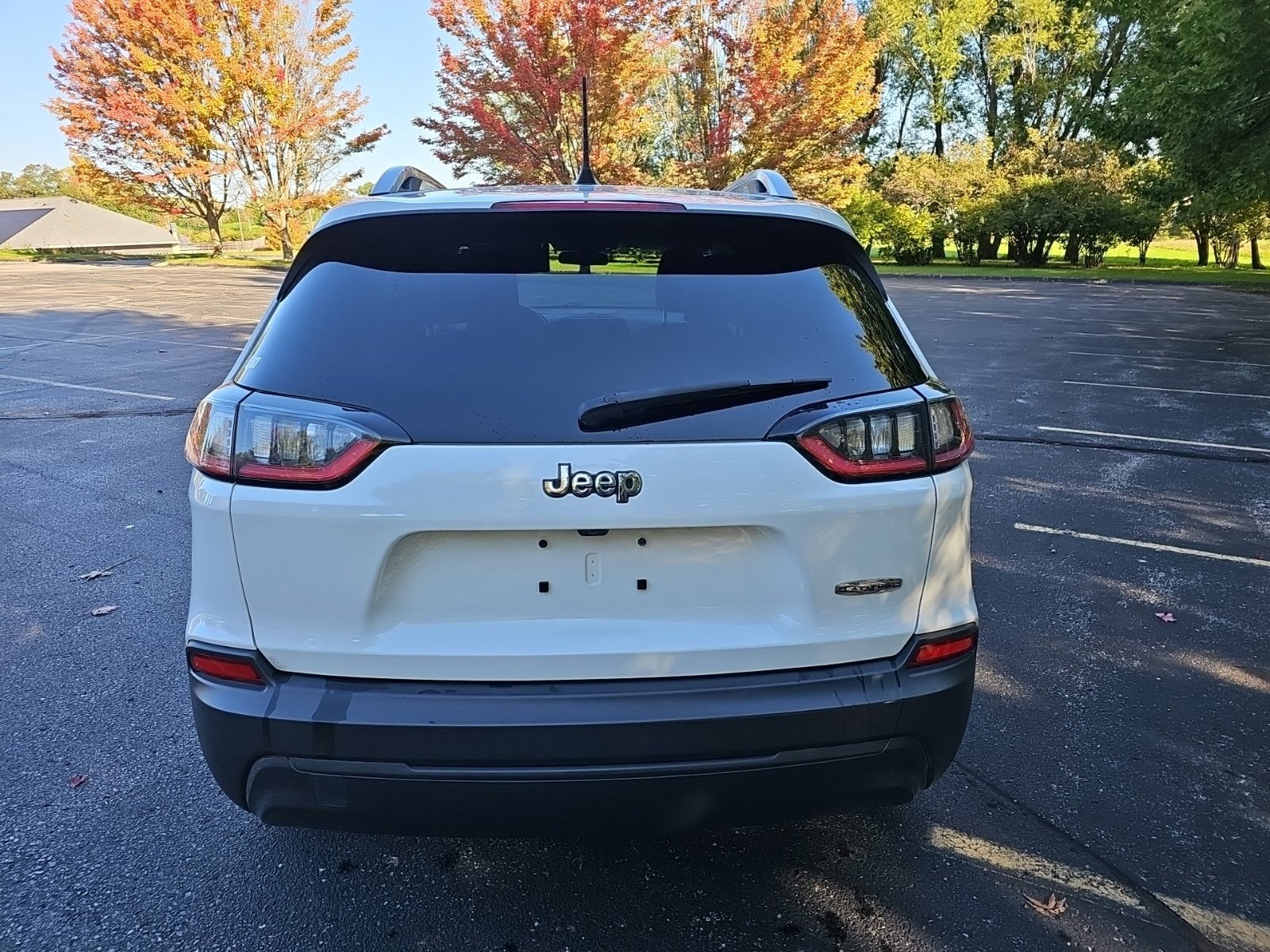 Used 2019 Jeep Cherokee Latitude w/ Popular Appearance Group FWD image 5