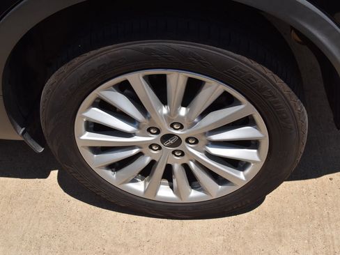 Used 2019 Lincoln MKC Premiere FWD image 10