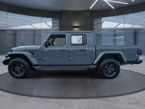 Used 2025 Jeep Gladiator High Tide image 3