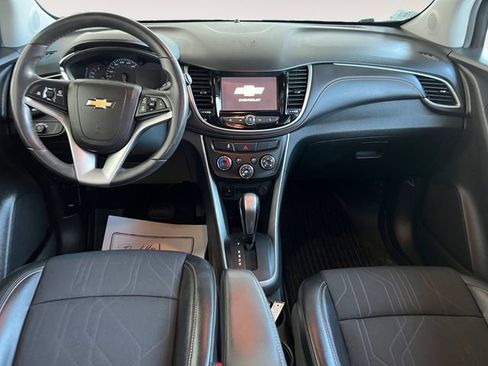 Used 2021 Chevrolet Trax LT w/ Driver Confidence Package image 8