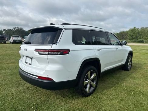 Used 2022 Jeep Grand Cherokee L Limited AWD/4WD image 5