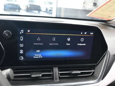 Used 2024 Chevrolet Trax LT FWD image 18