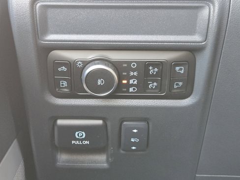 Used 2025 Ford F150 Platinum w/ Equipment Group 702A High image 26