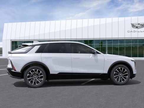New 2026 Cadillac Lyriq Sport AWD/4WD image 42