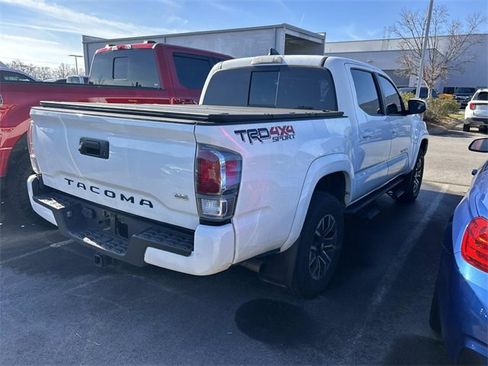 Used 2023 Toyota Tacoma TRD Sport image 4