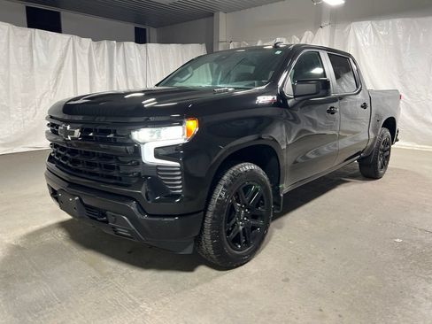 Used 2025 Chevrolet Silverado 1500 RST w/ LPO, Utility Wall Package AWD/4WD image 3