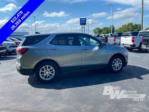 Used 2024 Chevrolet Equinox LT w/ LPO, Floor Liner Package FWD image 10