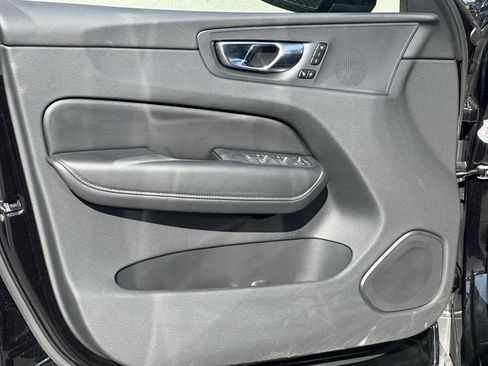 Used 2025 Volvo XC60 B5 Plus image 14