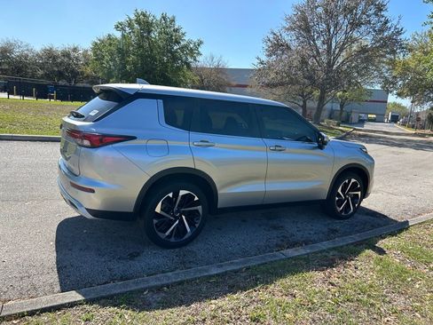 Used 2024 Mitsubishi Outlander SE Black Edition image 5