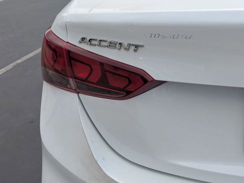 Used 2018 Hyundai Accent SE FWD image 5