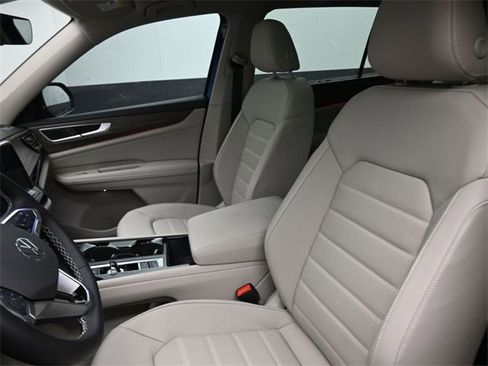 New 2025 Volkswagen Atlas SEL image 33