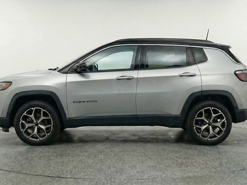 Used 2025 Jeep Compass Limited image 5